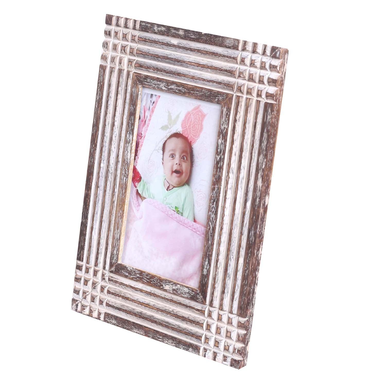 WILLART Antique Look 4x6 Picture Frame displaying a cherished photo, featuring a hardwood design and real glass cover.